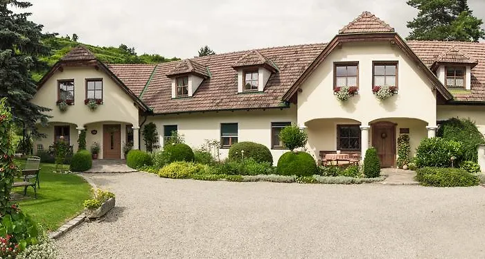 Bed & Breakfast Weinberghof Ilkerl-luf 3*